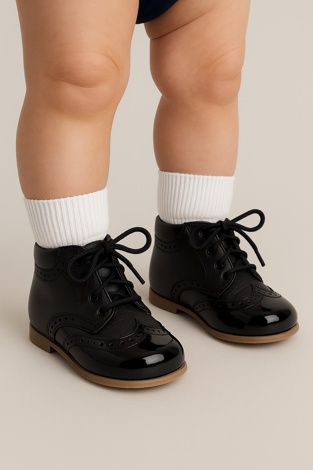Baby & Boys Two-tone Leather Brogue Shoes ANTONIO - Black Model Picture