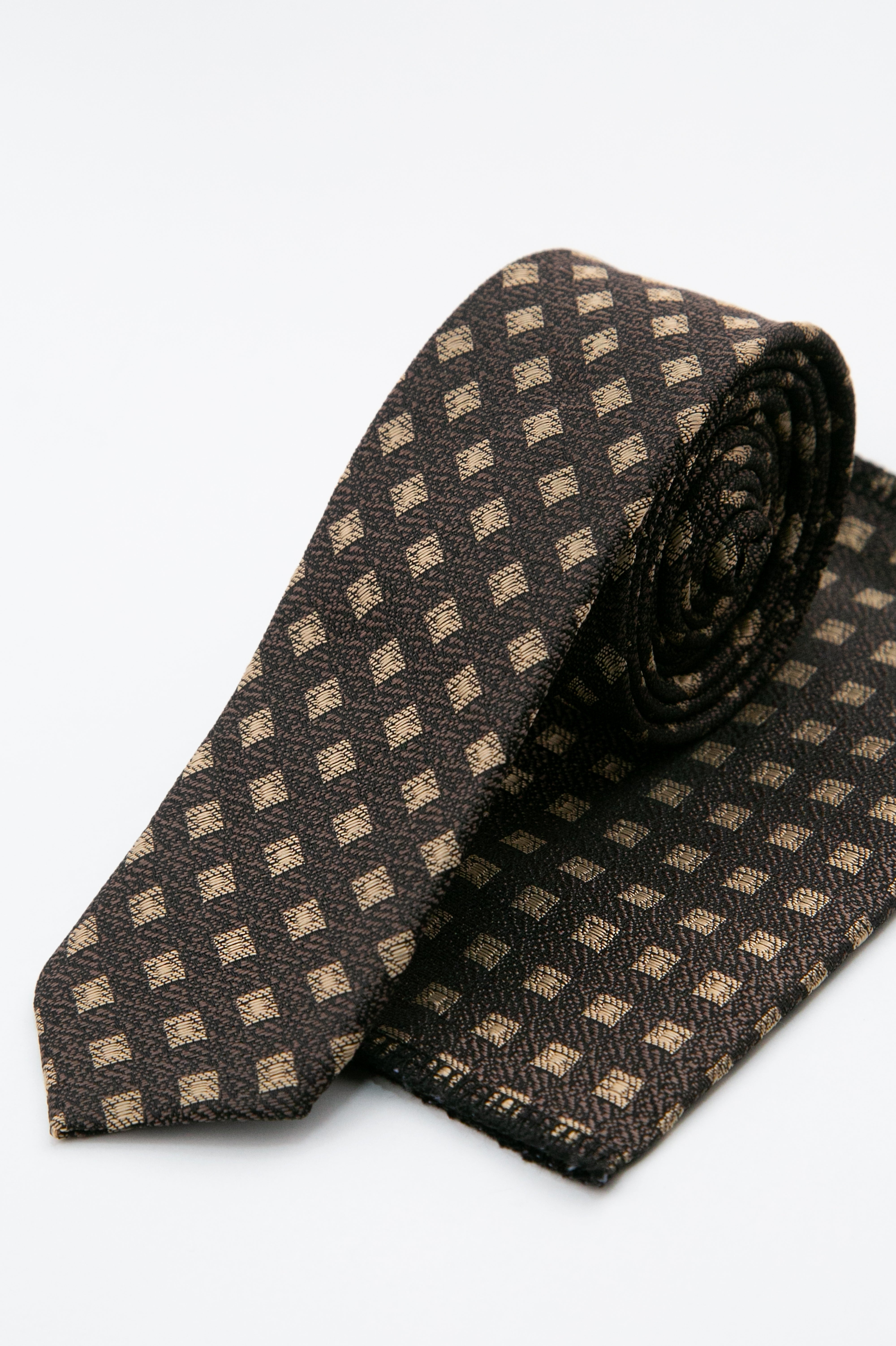Boys’ Textured Diamond Slim Tie & Hanky Set - Brown Set Picture