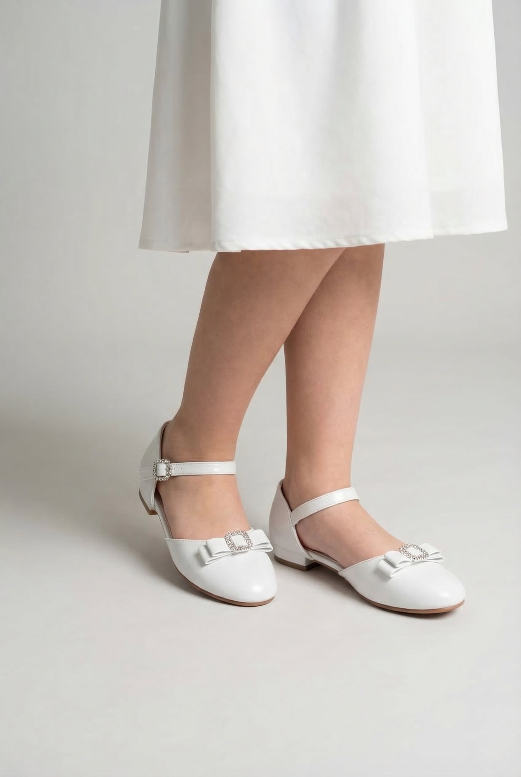 Girls White Mary Jane Shoes with Bow - Nova Model Picture