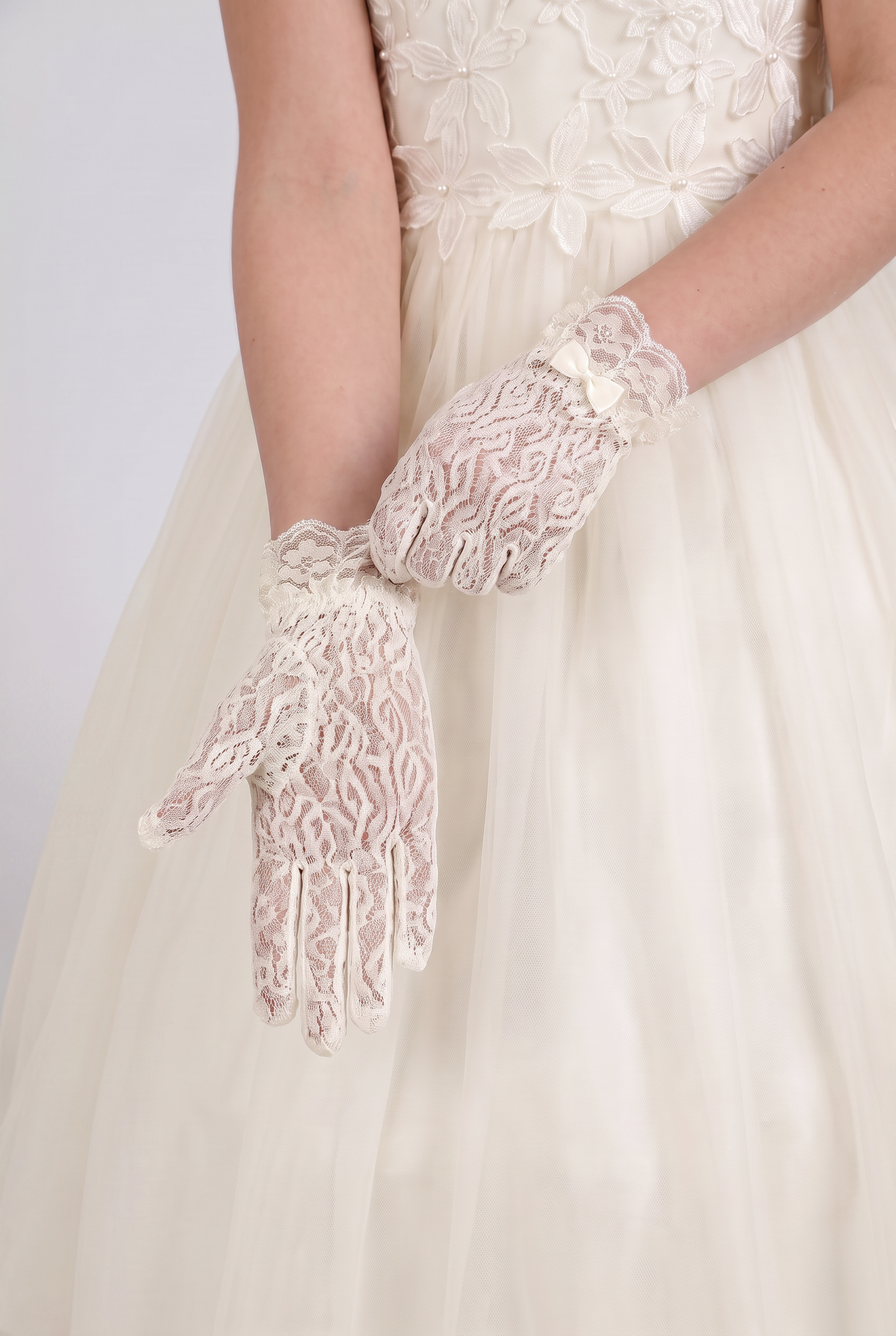 Girls’ Lace Formal Gloves with Bow Detail - Ivory