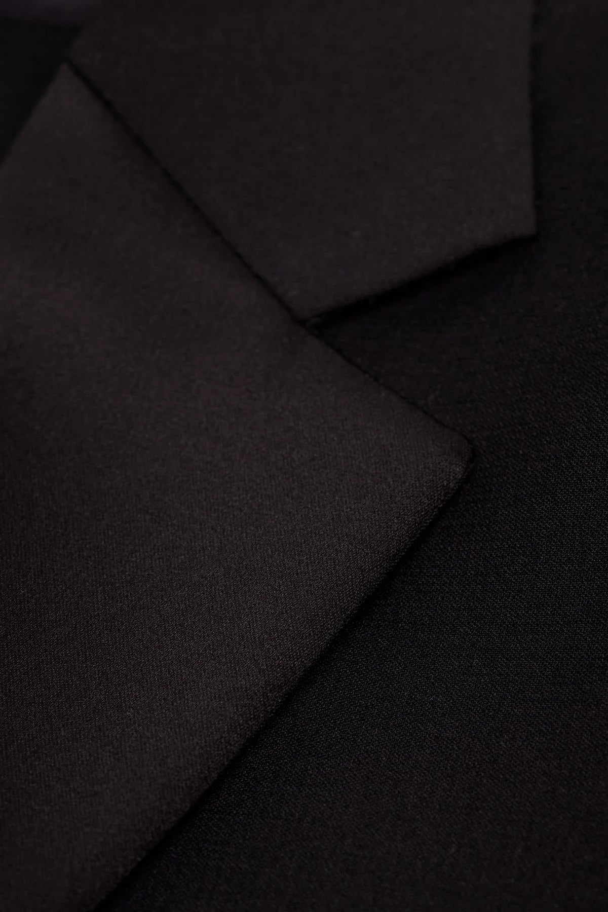 Men’s 2-Piece Satin Notch Lapel Tuxedo Dinner Suit Bundle - Cavani Malibu Black