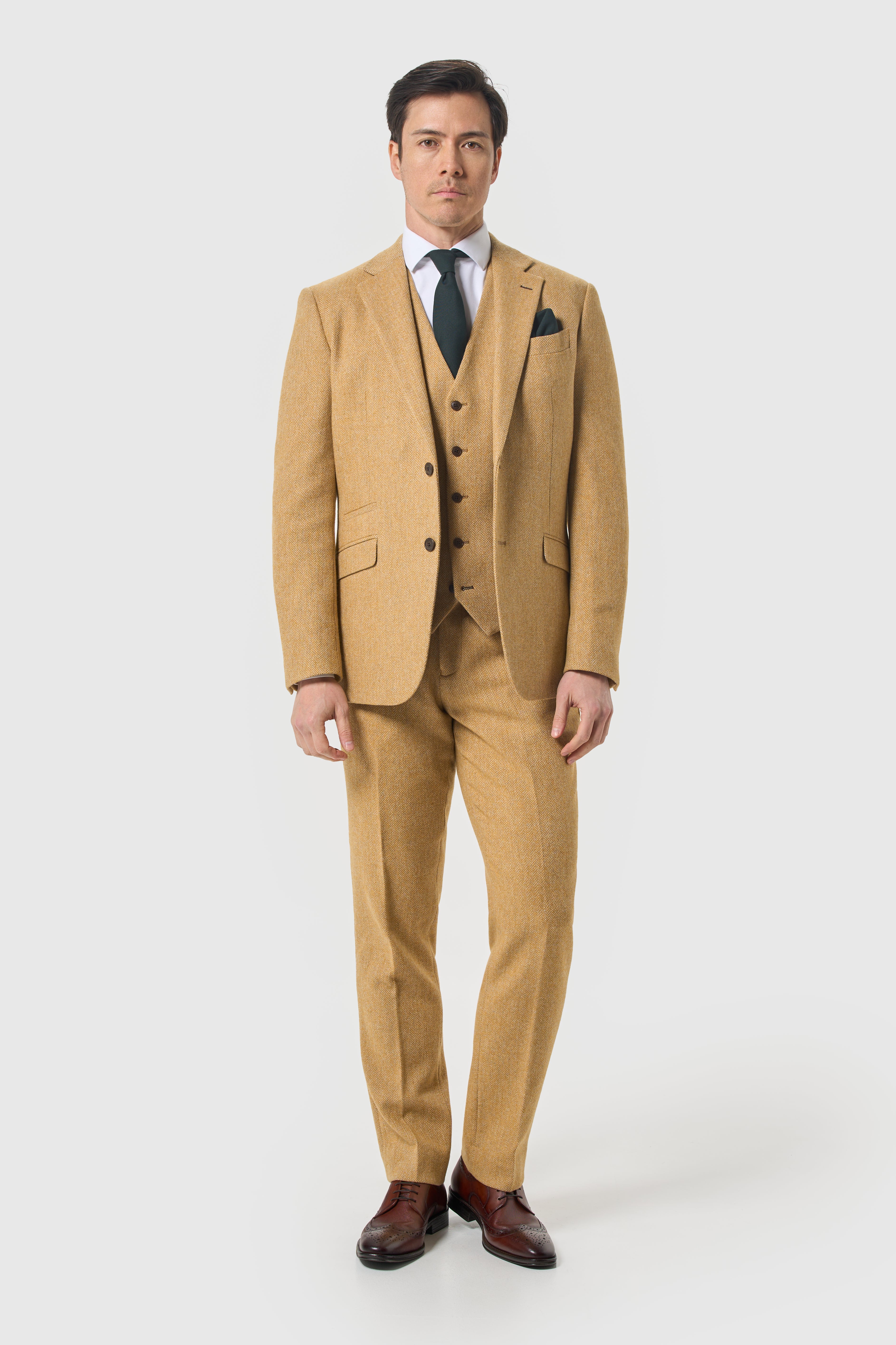 Men’s 3-Piece Wool Herringbone Tweed Suit - Thomas - Amber Model Picture