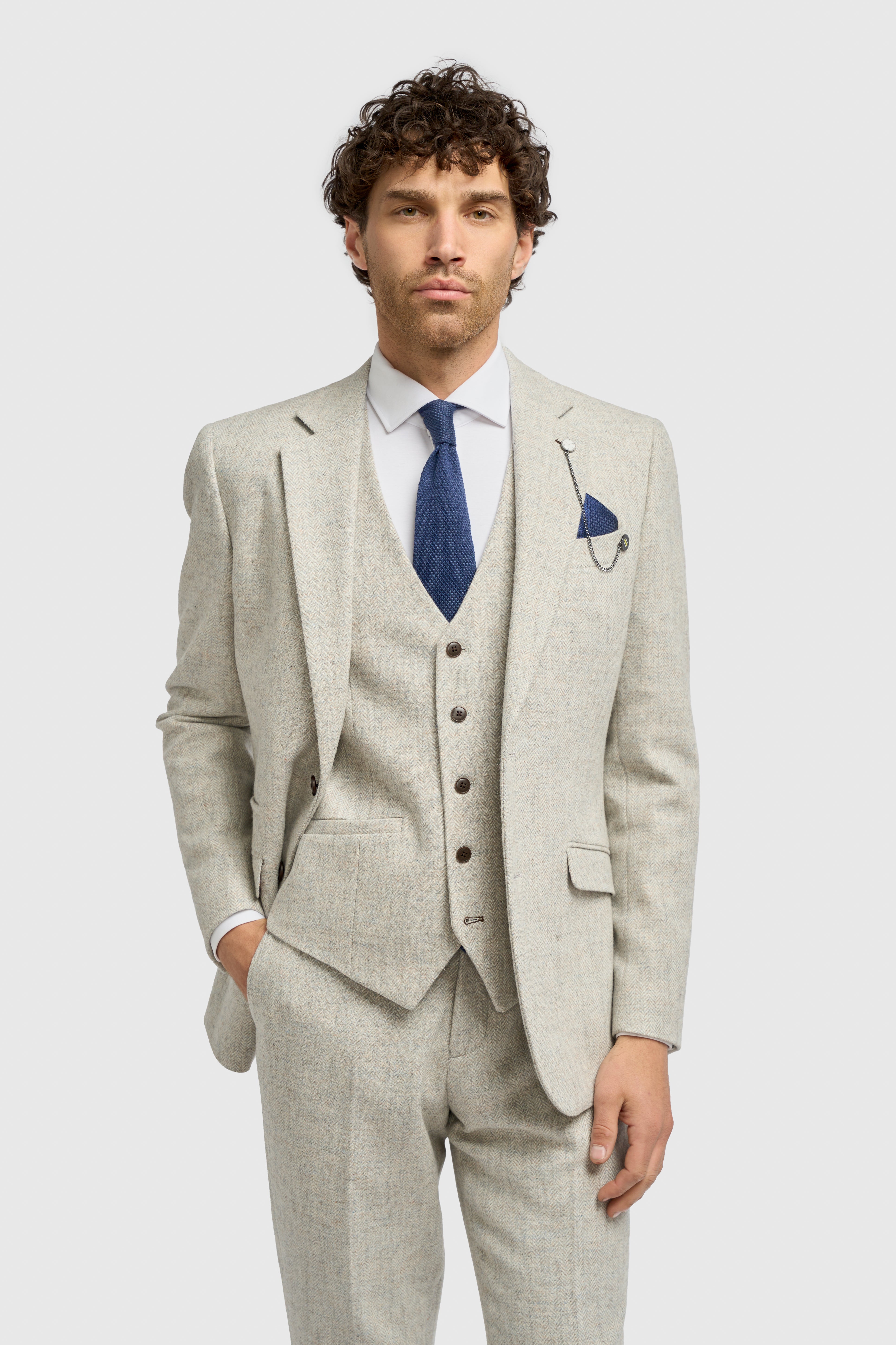 Men’s 3-Piece Wool Herringbone Tweed Suit - Thomas - Pearl Grey Model Picture