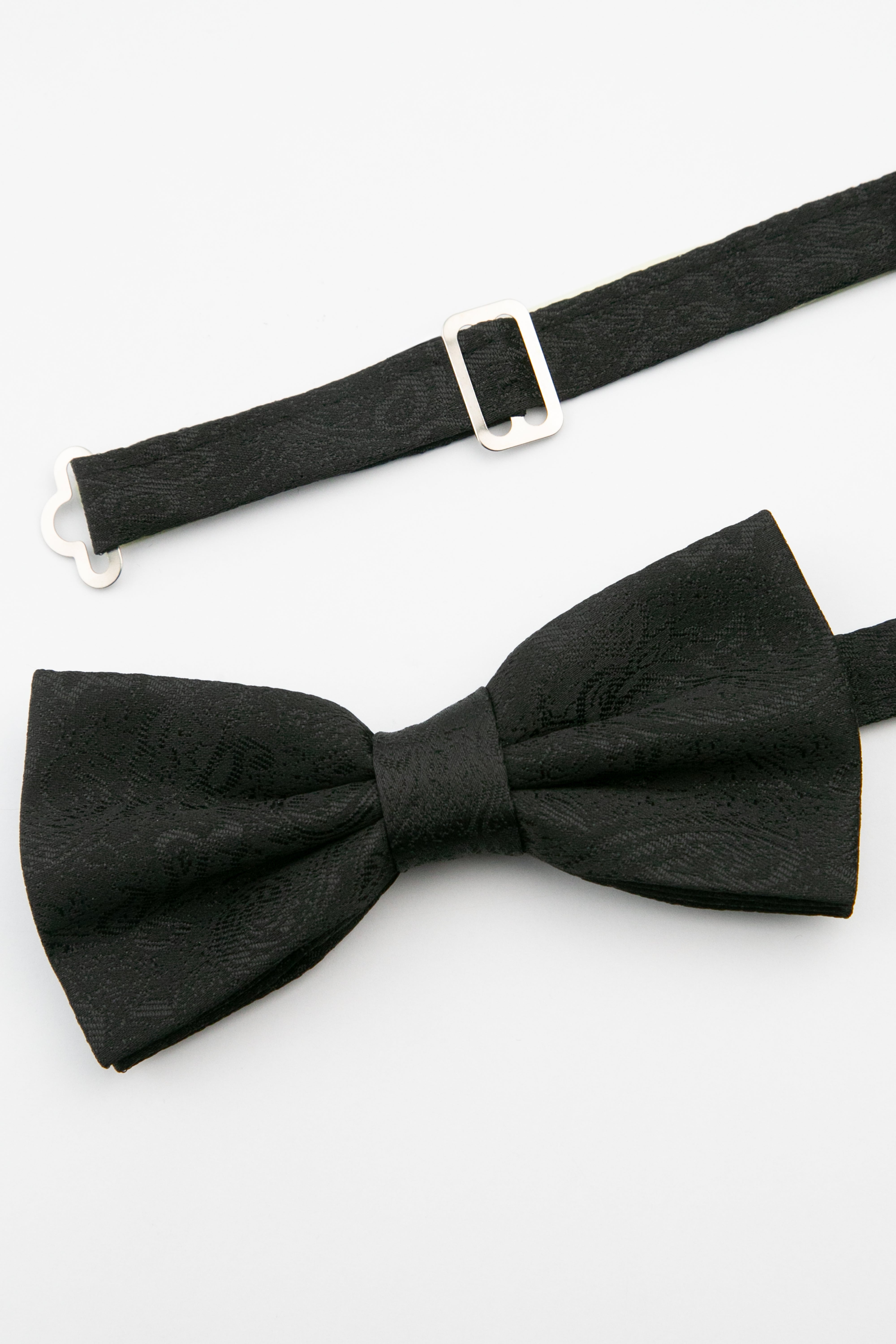 Men's Paisley Pre-Tied Dickie Bow Tie - Black Detail Picture