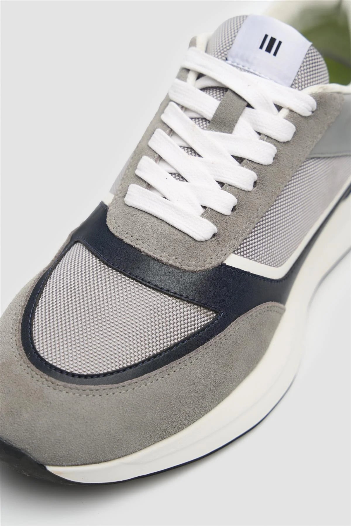 Men’s Retro Lace Up Trainers - Brisbane - Grey Detail Picture