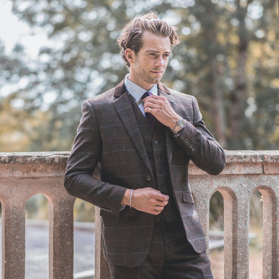 The Best Charcoal Grey Suits for Boys – A Stylish and Practical Choice for Any Occasion