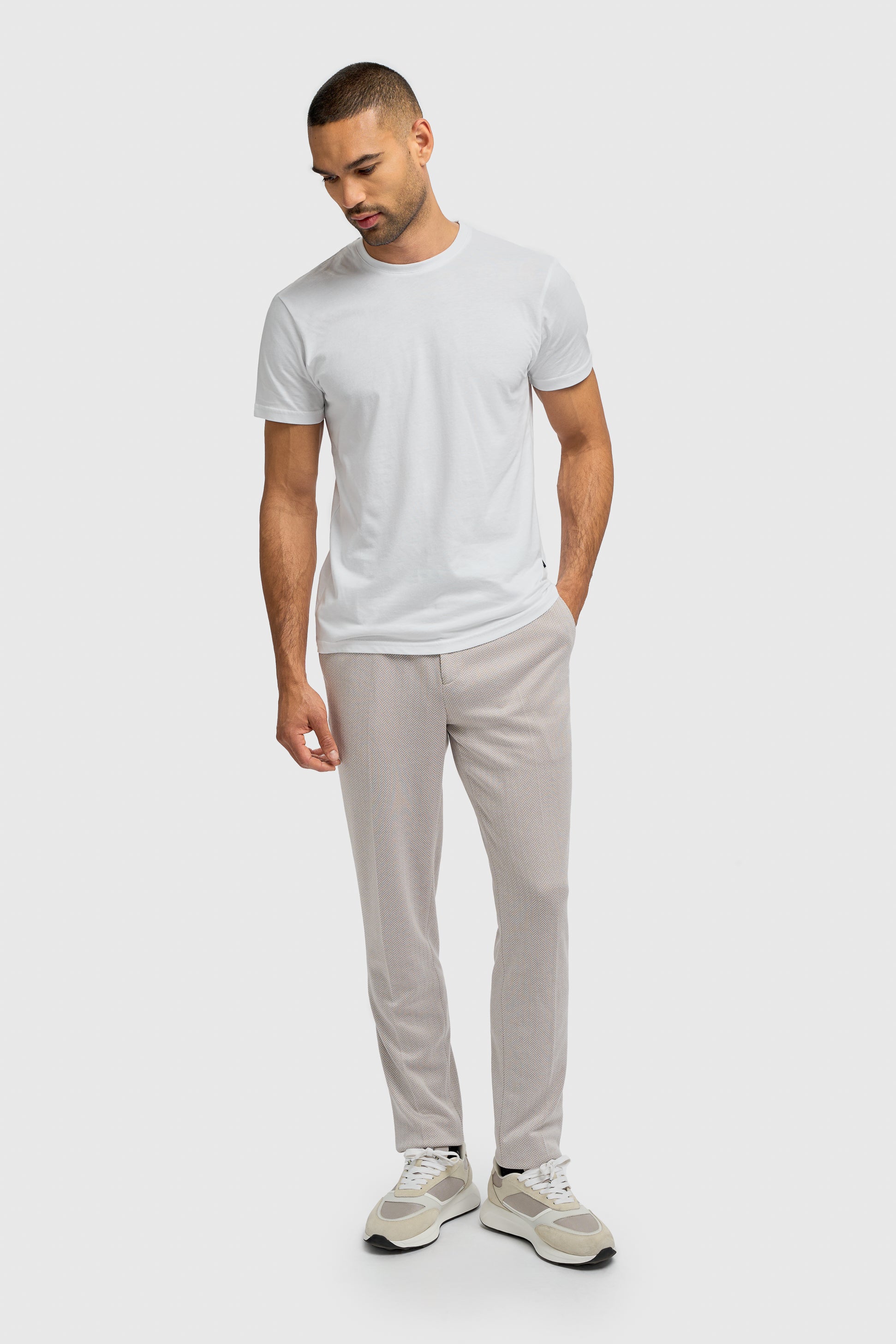 Men’s 2-Piece Herringbone Casual Suit - Vasco - Beige Trousers Front Picture