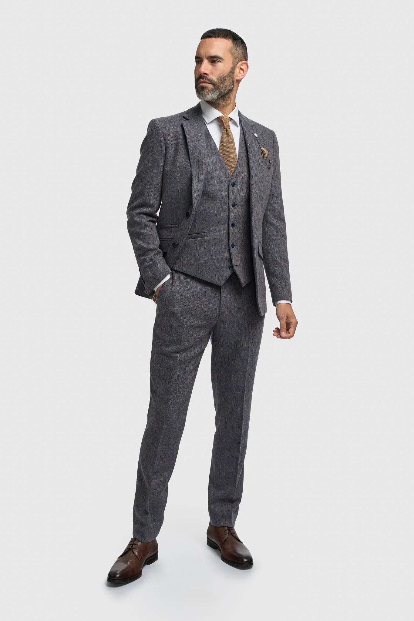 Men’s 3-Piece Wool Herringbone Tweed Suit - Thomas - Savoy Grey Model Picture