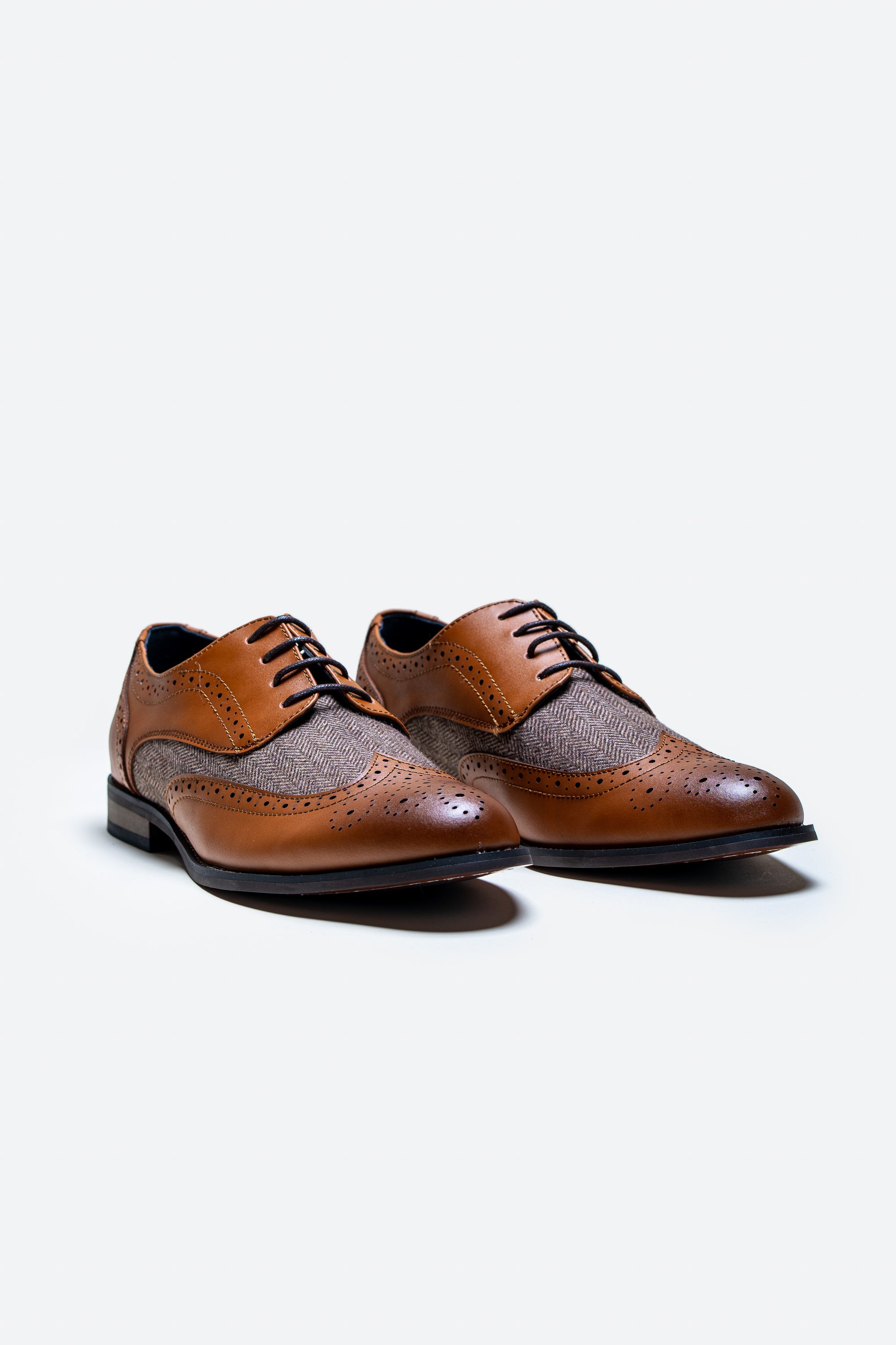 Men's Leather Tweed Retro Derby Brogue Shoes - Oliver - Tan Brown Pair Side Picture