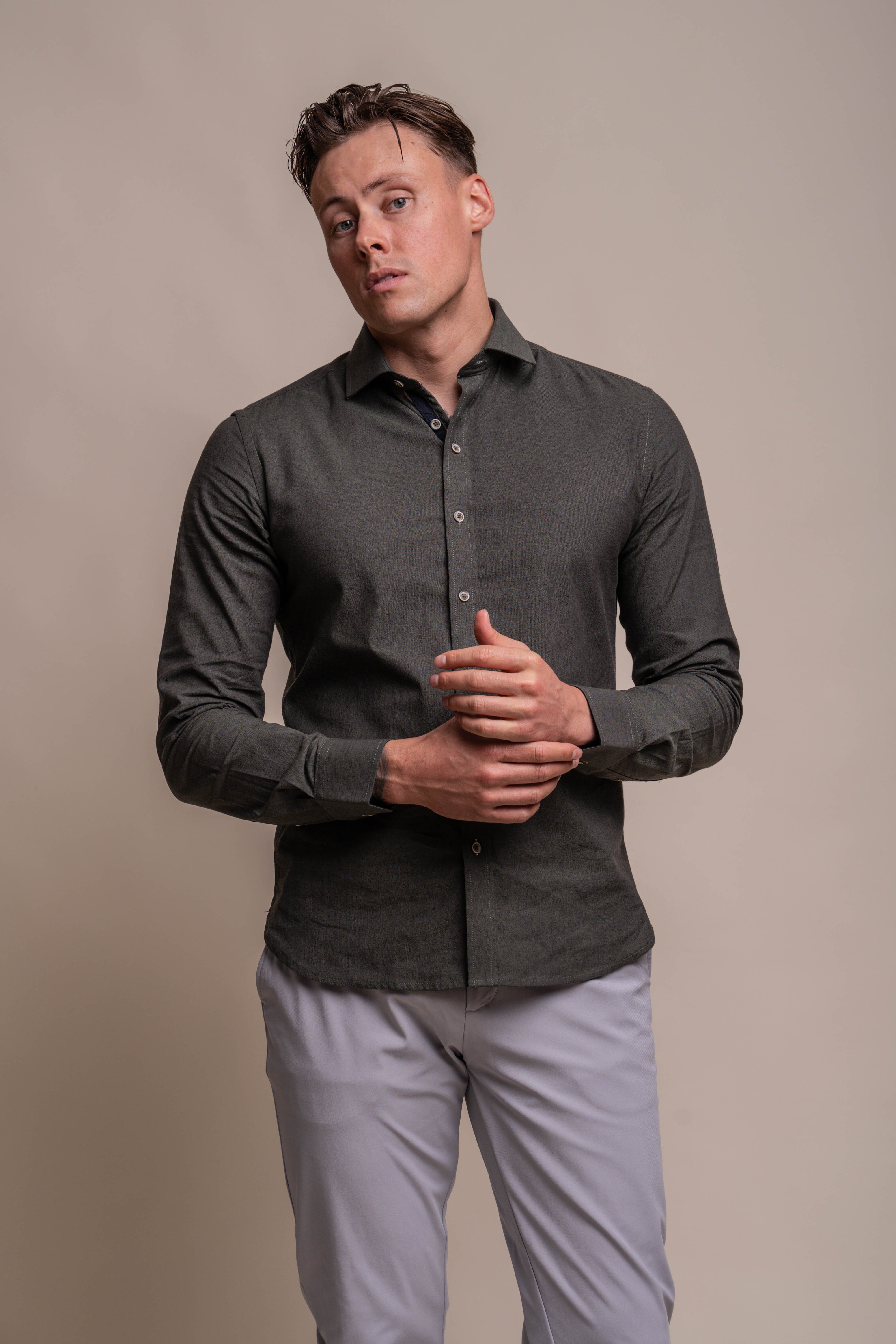 Men's Long Sleeves Linen Shirt - JORDI - Olive Green Model Picture