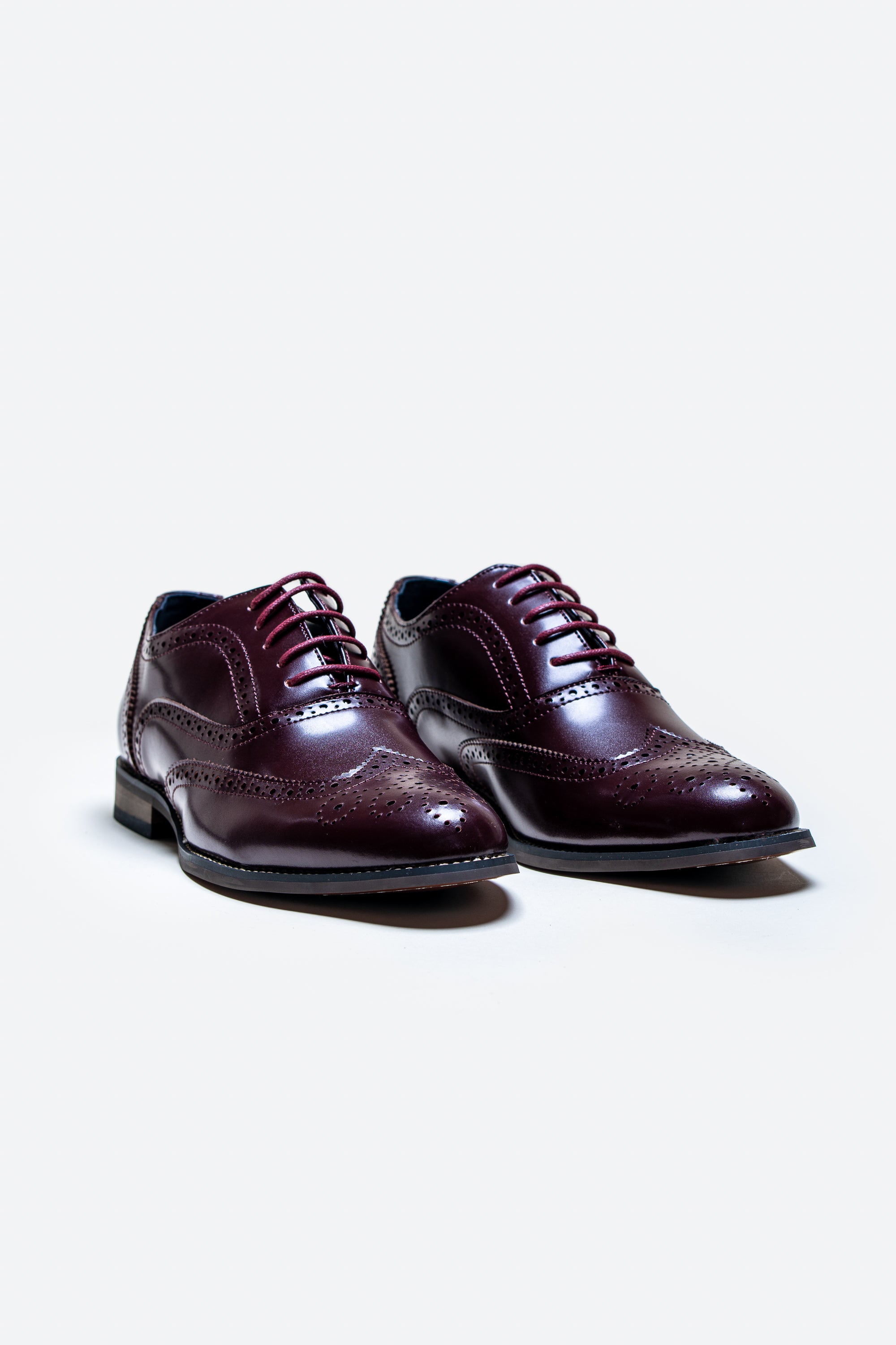 Men's Oxford Brogue Shoes - CLARK - Burgundy Pair Side Picture