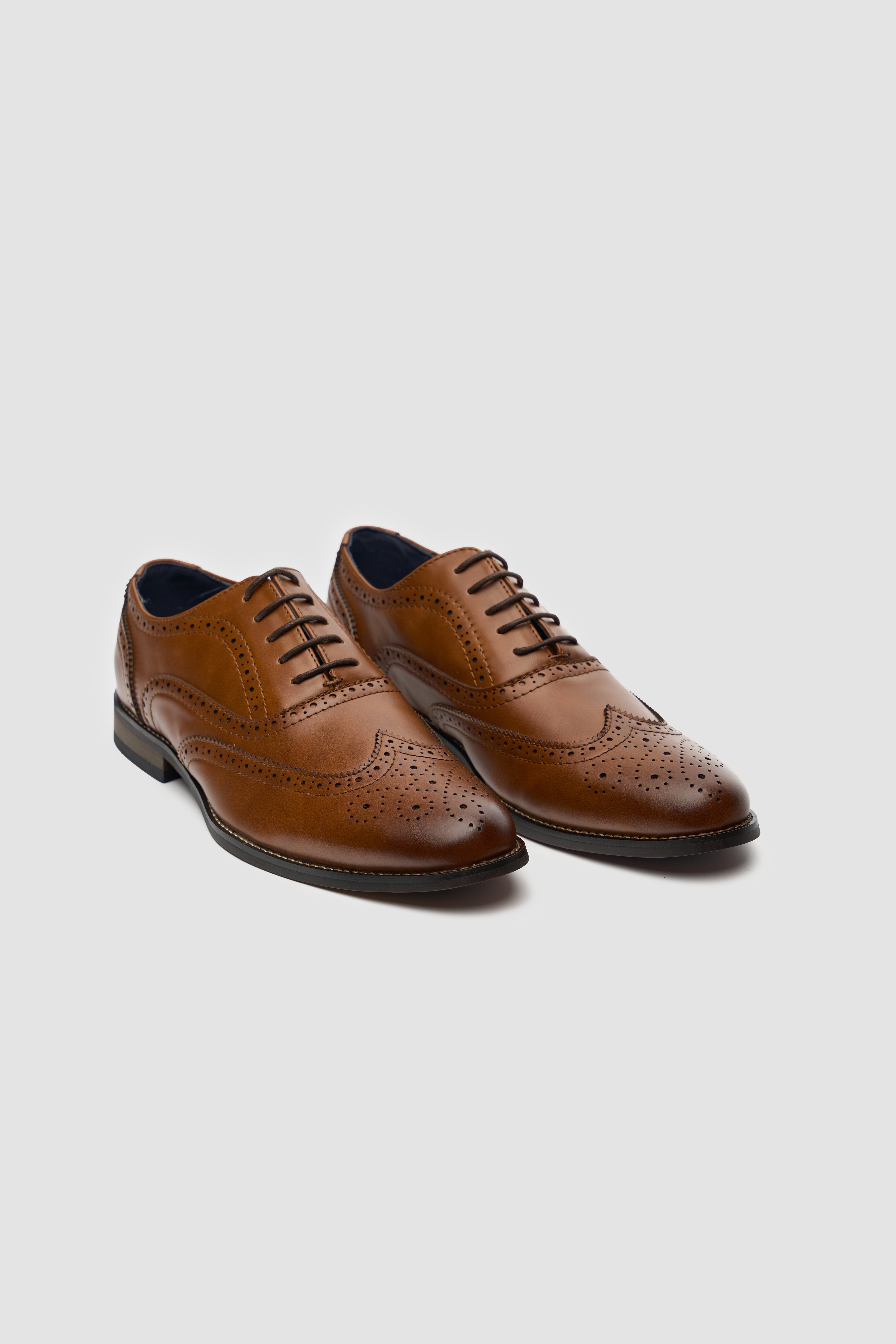 Men's Oxford Brogue Shoes - CLARK - Tan Brown Pair Side Picture