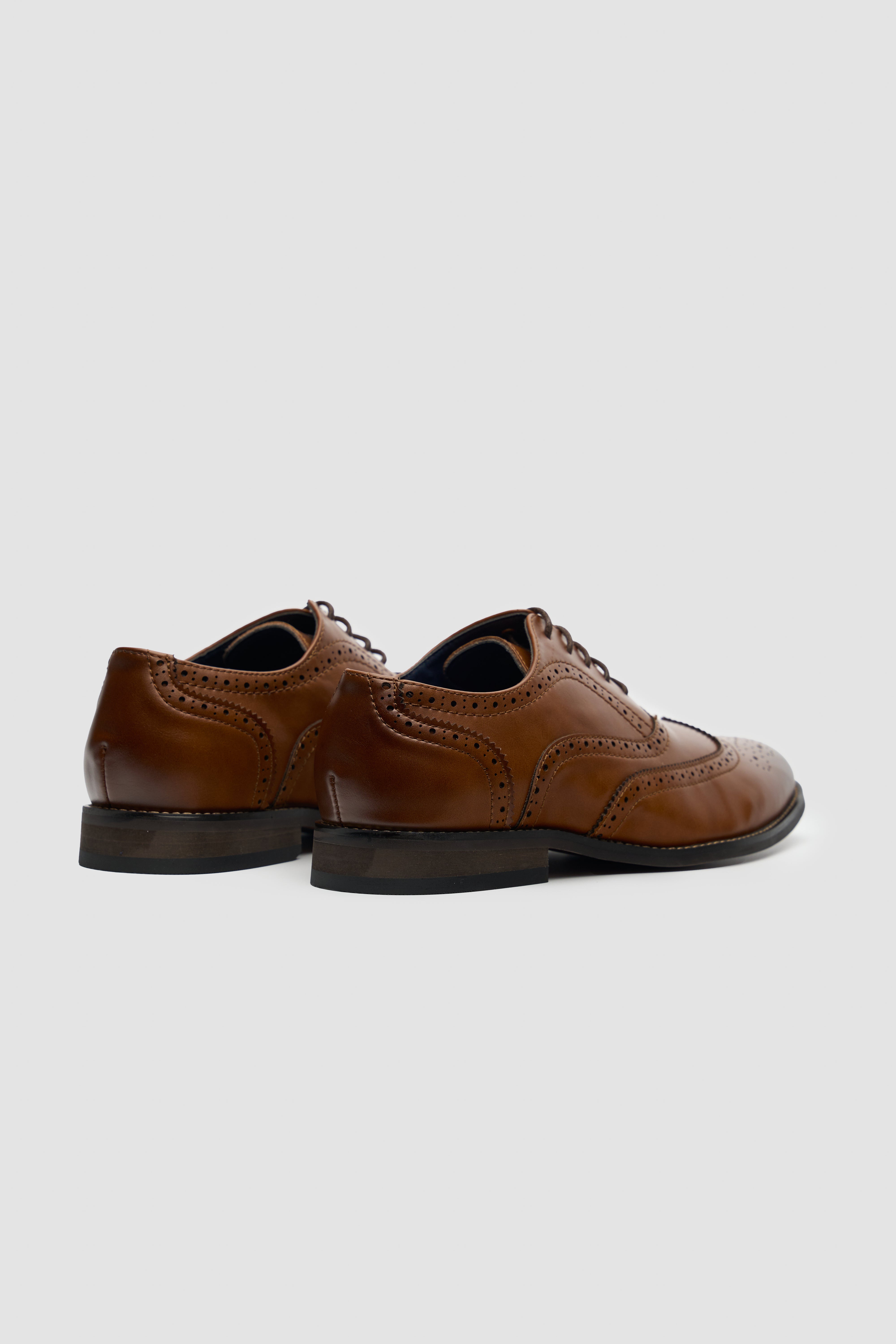 Men's Oxford Brogue Shoes - CLARK - Tan Brown Pair Back Picture