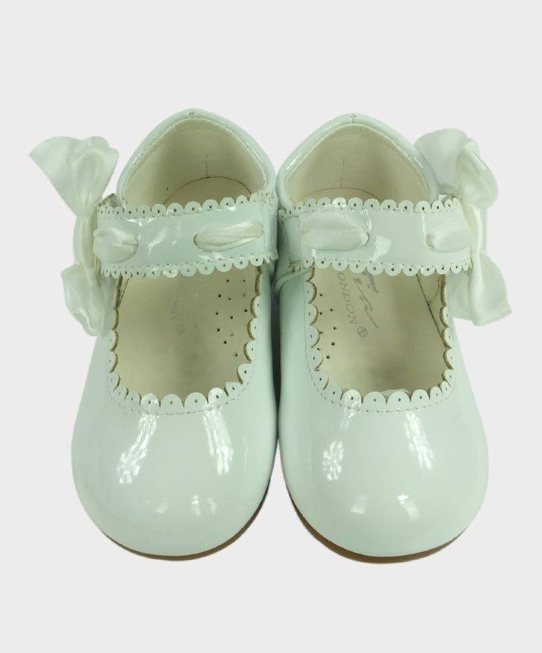 Girls Scalloped Edge Patent Flat Mary jane Shoes - White