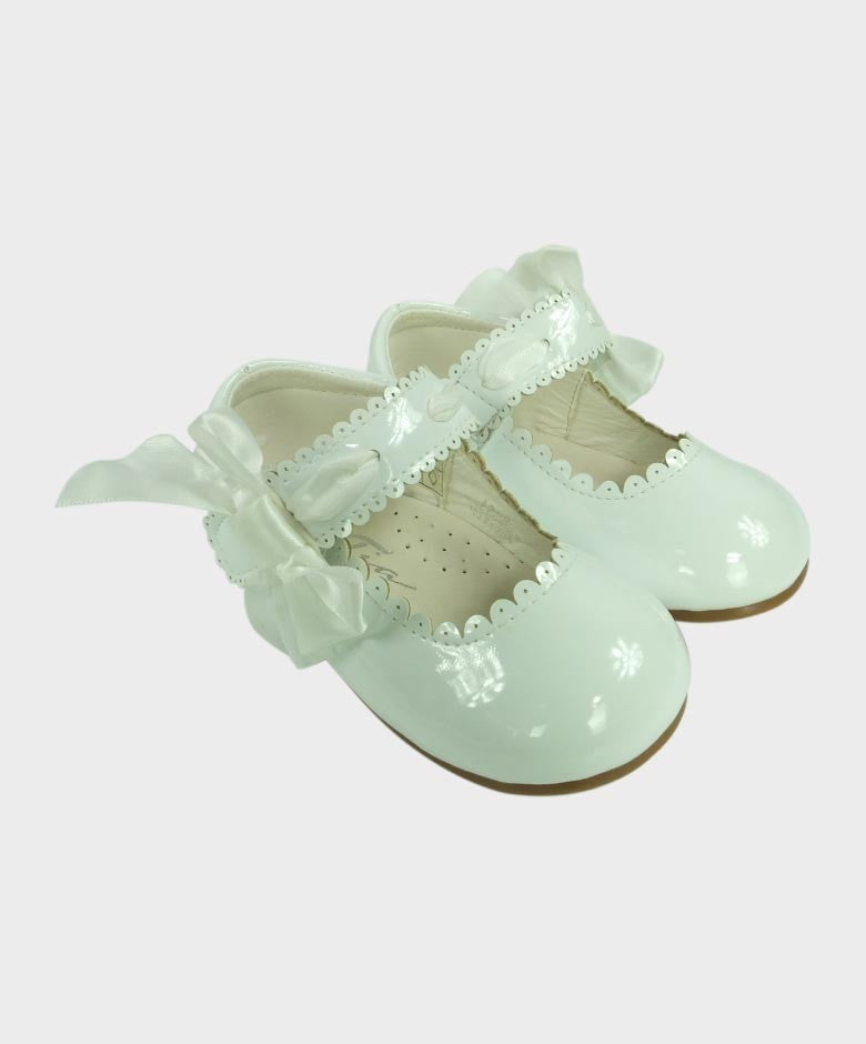 Girls Scalloped Edge Patent Flat Mary jane Shoes - White