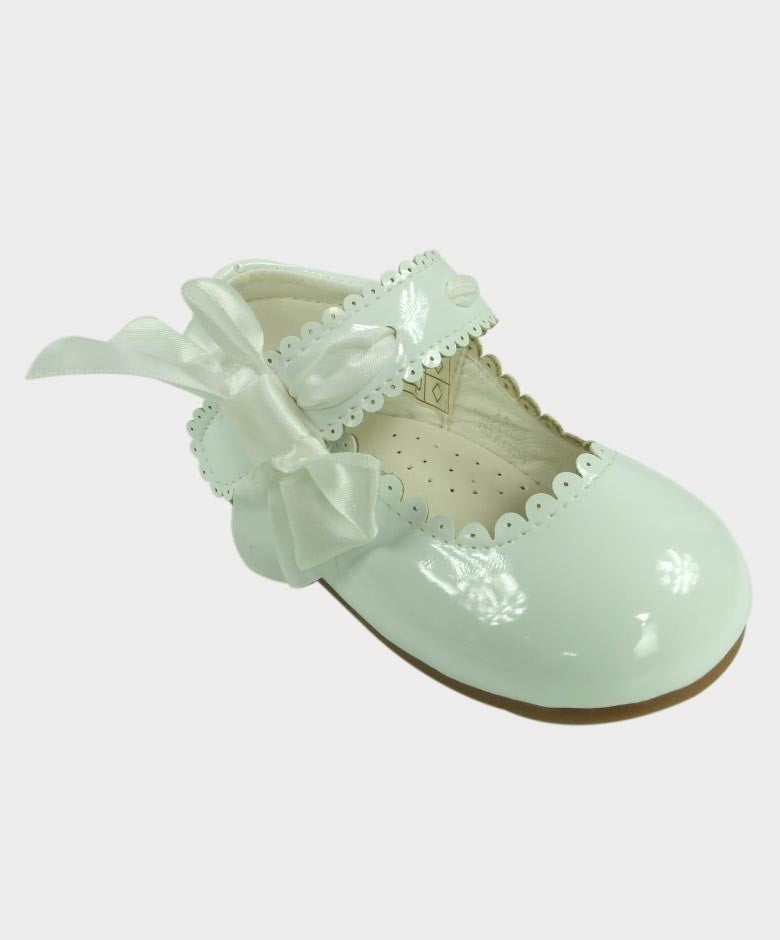 Girls Scalloped Edge Patent Flat Mary jane Shoes - White