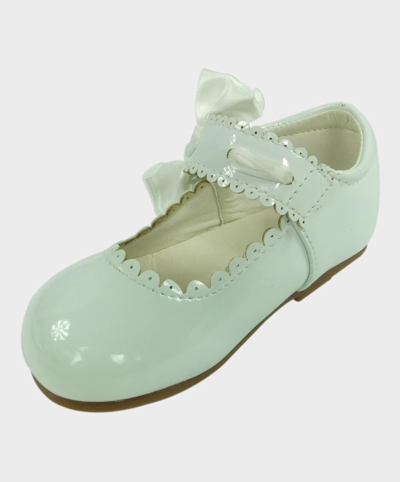 Girls Scalloped Edge Patent Flat Mary jane Shoes - White