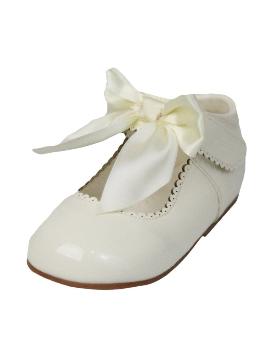 Girls Scalloped Trim Patent Flat Mary Jane Shoes - Ivory